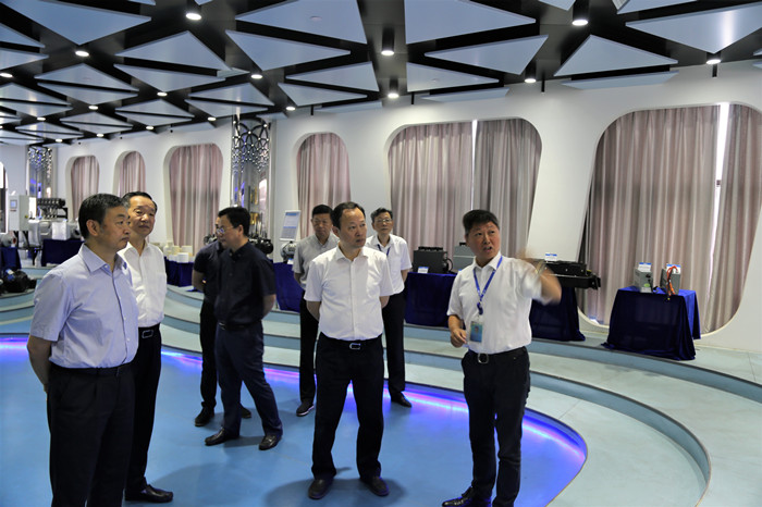 无锡市政协主席周敏炜一行莅临今年会官网登录入口高科走访调研